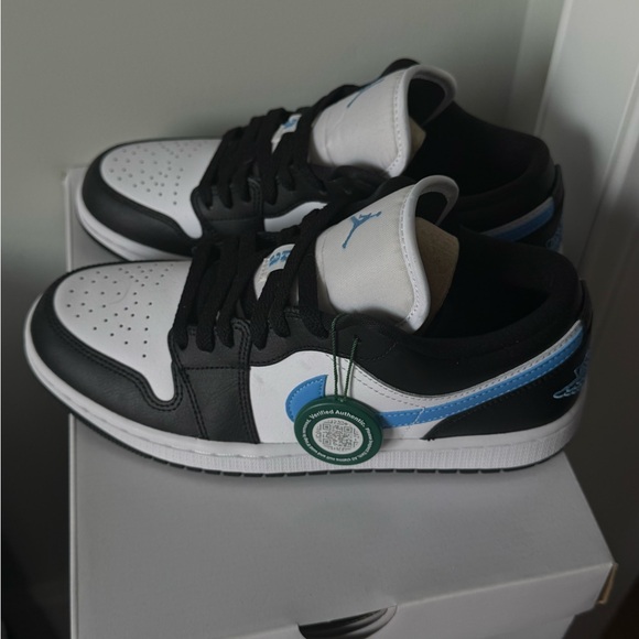 New! Jordan 1 Low Black University Blue with box and tags. All women sizes - Picture 5 of 6
